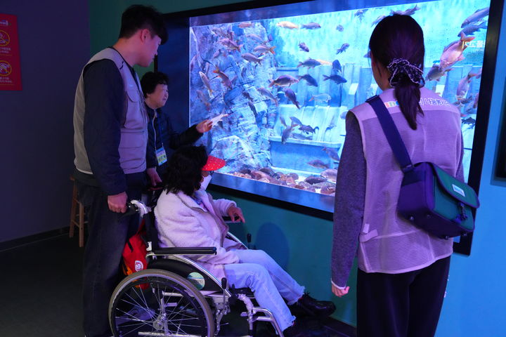 [안동=뉴시스] 지난 10일 경북개발공사 임직원들이 벌이고 있는 '우리가족 행복한 데이' 프로그램. (사진=경북개발공사 제공) 2026.04.20. photo@newsis.com *재판매 및 DB 금지