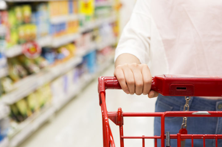 [서울=뉴시스] 도벽이 있는 아내를 둔 한 남성 공무원의 사연이 알려져 논란이 일고 있다. (사진=유토이미지)