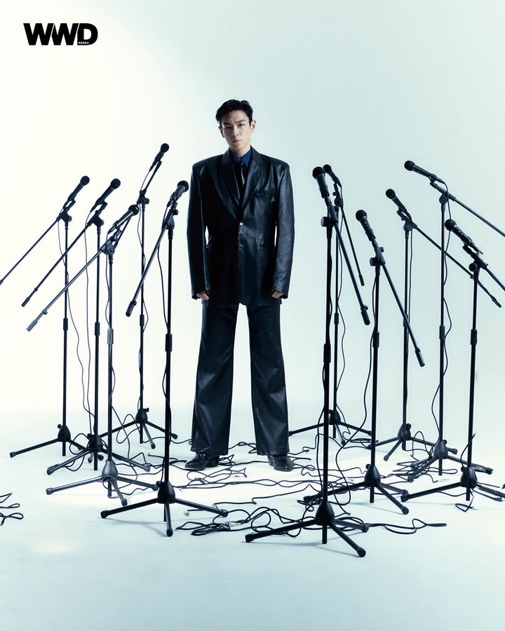 [서울=뉴시스] 그룹 빅뱅 출신 탑(T.O.P·최승현)이 패션 매거진 커버를 장식했다. (사진=WWD 코리아) 2026.04.20. photo@newsis.com *재판매 및 DB 금지