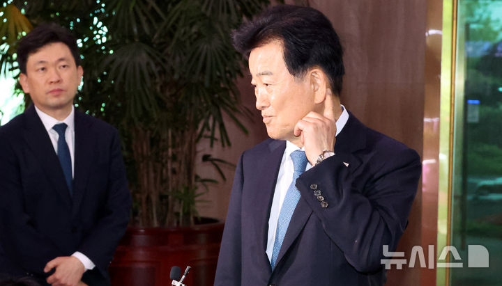 [서울=뉴시스] 추상철 기자 = 정동영 통일부 장관이 20일 오후 서울 종로구 정부서울청사에서 '북한 구성시 핵시설' 발언과 관련해 입장을 밝히고 있다. 2026.04.20. scchoo@newsis.com