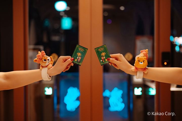 [서울=뉴시스] 롯데호텔 월드가 가정의 달을 맞아 카카오프렌즈 캐릭터 '라이언'과 협업한 특별 프로모션을 선보인다.(사진=롯데호텔앤리조트) *재판매 및 DB 금지