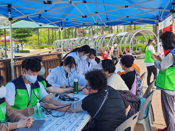 [부산=뉴시스] 힐링건강 상담교실 (사진=부산시설공단 제공) 2026.04.21. photo@newsis.com *재판매 및 DB 금지