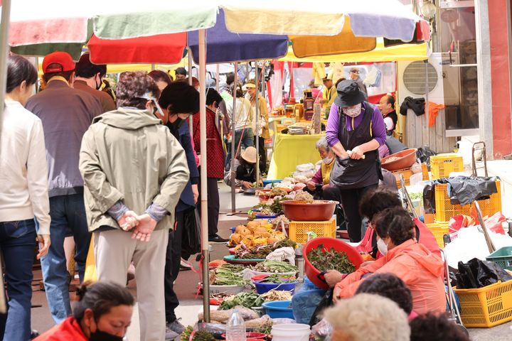 [양양=뉴시스] 오일장 양양전통시장 모습.(사진=양양군 제공)photo@newsis.com *재판매 및 DB 금지