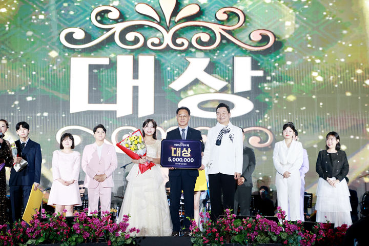 [의령=뉴시스]의령군, 제10회 이호섭가요제.(사진=의령군 제공) 2026.04.21.photo@newsis.com *재판매 및 DB 금지