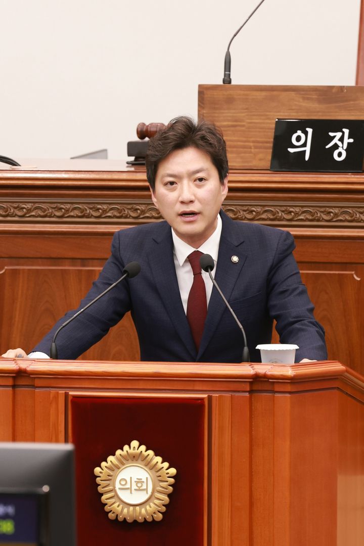 [창원=뉴시스] 김영록 경남 창원시의원이 21일 열린 제151회 임시회 제1차 본회의에서 5분 발언을 하고 있다. (사진=창원시의회 제공) 2026.04.21. photo@newsis.com *재판매 및 DB 금지