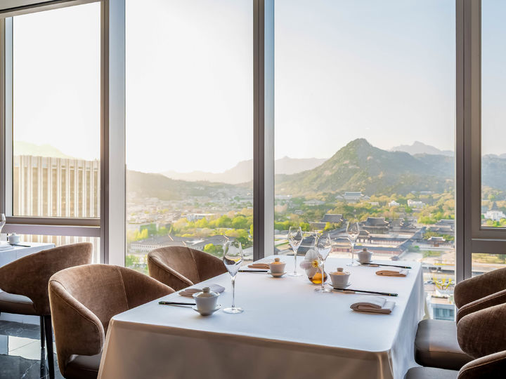 경복궁이 한눈에 내려다보이는 도원S 창밖 풍경 (사진=한화푸드테크 제공) *재판매 및 DB 금지