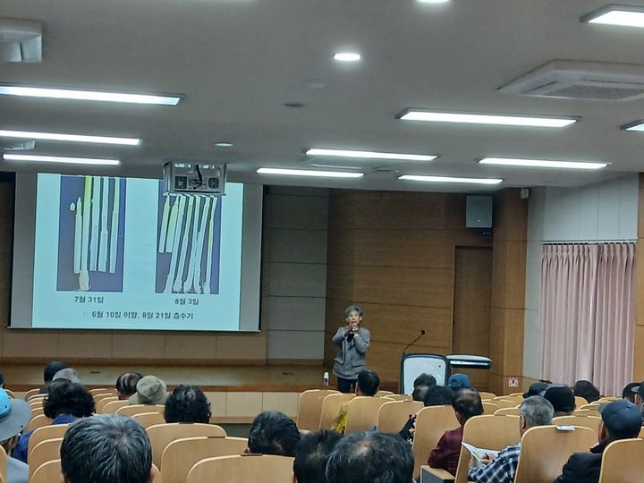 [진도=뉴시스]진도군 보배진미쌀 재배교육. (사진=진도군 제공) 2026.04.21. photo@newsis.com *재판매 및 DB 금지