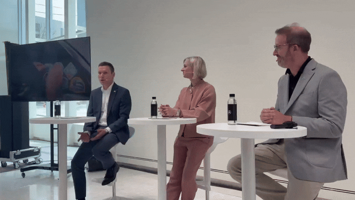 [서울=뉴시스] 류인선 기자 = 마티아스 바이틀 벤츠코리아 사장이 21일 서울 강남구 마이바흐 브랜드 센터에서 뉴 S-클래스 전시 간담회를 하고 있다. 2026.4.21. photo@newsis.com *재판매 및 DB 금지