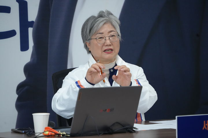 [세종=뉴시스] 공약 발표하는 강미애 세종시교육감 예비후보.(사진=강미애 후보 캠프). 2026.04.21. photo@newsis.com. *재판매 및 DB 금지