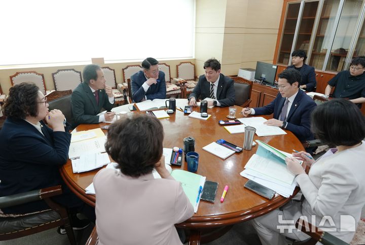 [포천=뉴시스] 제192회 임시회. (사진=포천시의회 제공) 2026.04.21 photo@newsis.com