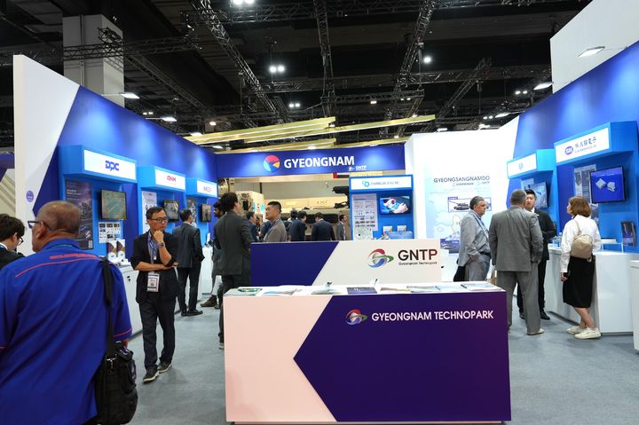 [쿠알라룸푸르=뉴시스] 방위사업청과 국방기술진흥연구소, 한국방위산업진흥회는 20일부터 23일(현지시간)까지 말레이시아 쿠알라룸푸르 마이텍(MITEC)에서 열리는 아시아 최대 규모의 방산전시회 'DSA 2026'에 참가해 통합한국관을 운영한다. (사진=한국방위산업진흥회 제공) 2026.04.22. *재판매 및 DB 금지