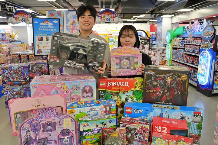 [서울=뉴시스] 롯데마트 토이저러스 완구 행사 (사진=롯데마트 제공) 2026.04.22. photo@newsis.com *재판매 및 DB 금지
