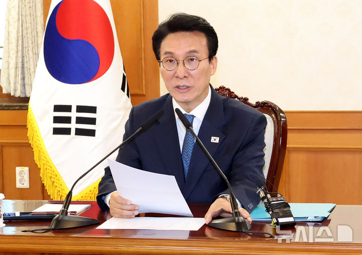 [서울=뉴시스] 추상철 기자 = 김민석 국무총리가 21일 오전 서울 종로구 정부서울청사에서 열린 전남광주통합특별시 출범 준비 점검회의에서 발언하고 있다. 2026.04.21. scchoo@newsis.com