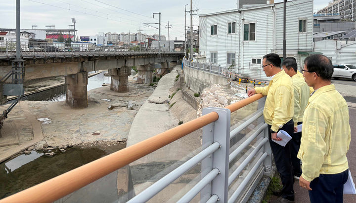 [광주=뉴시스] 광주시 호우 대비 점검. (사진=광주시청 제공). photo@newsis.com *재판매 및 DB 금지