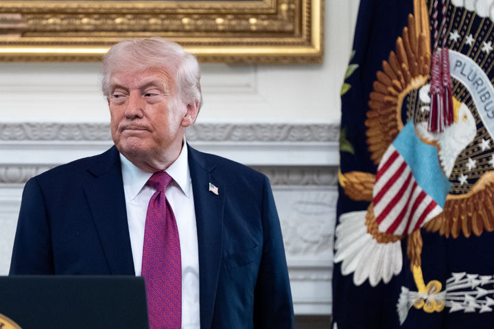 [워싱턴=AP/뉴시스] 도널드 트럼프 미국 대통령이 21일(현지 시간) 백악관에서 열린 대학 스포츠 우승팀 축하행사에 참석해 있다. 2026.04.22.