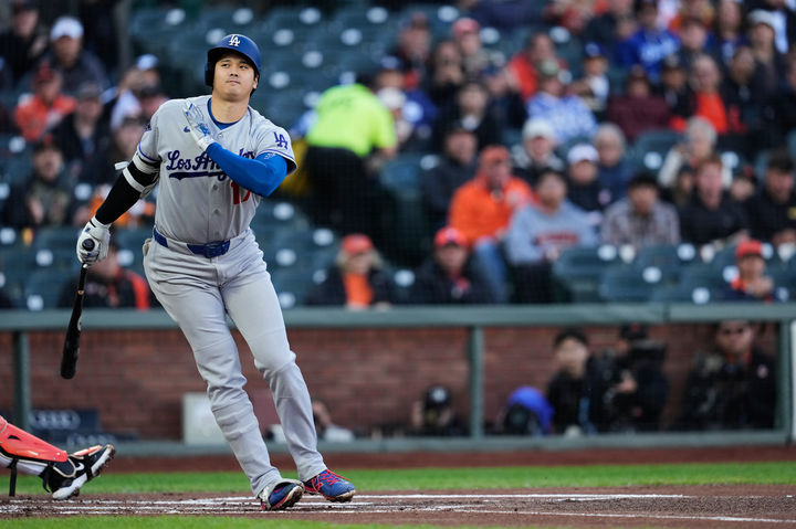 [샌프란시스코=AP/뉴시스] 21일(현지 시간) 미국 샌프란시스코에서 열린 LA다저스와 샌프란시스코 자이언츠 경기 1회, LA 다저스 오타니 쇼헤이가 삼진으로 물러나고 있다. 2026.04.22.