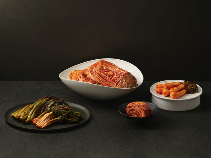 [서울=뉴시스] 롯데호텔앤리조트가 해남 배추 수확 시점에 맞춰 특별가 프로모션 '김치 골든 아워 페스타 2026'을 23일부터 25일까지 진행한다.(사진=롯데호텔앤리조트) *재판매 및 DB 금지