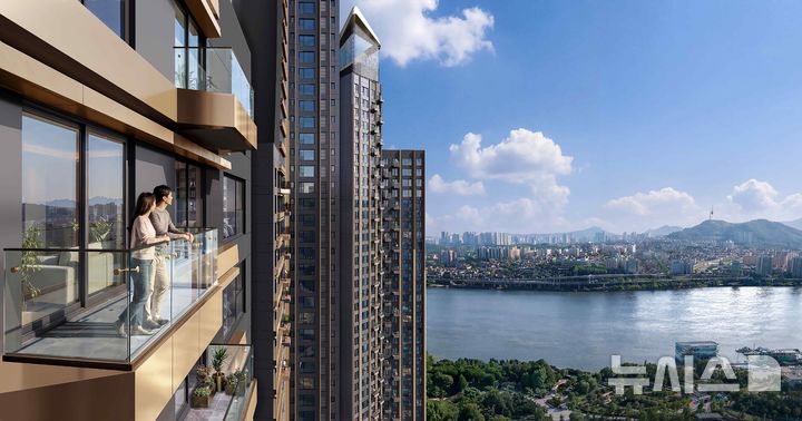 [서울=뉴시스] 래미안 일루체라 세대 발코니에서 바라본 한강 조망.