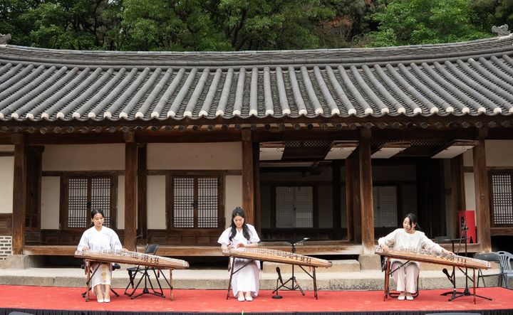 [서울=뉴시스] 지난해 5월 24일 구리 동구릉에서 용비어천가를 공연하는 모습 (사진=국가유산청 제공) 2026.04.22. photo@newsis.com *재판매 및 DB 금지