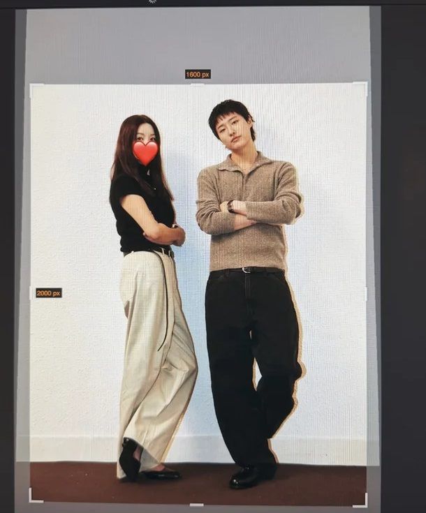 [서울=뉴시스] 가수 우즈가 어머니와 함께 찍은 사진을 공개했다. (사진=인스타그램 캡처) 2026.04.22. photo@newsis.com *재판매 및 DB 금지