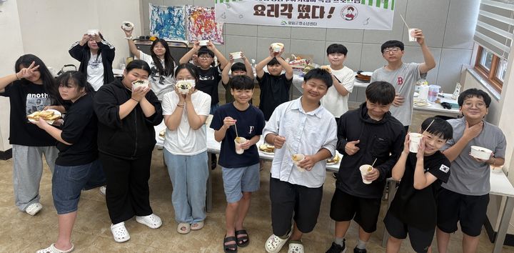 [영암=뉴시스]청소년 요리. (사진=영암군 제공) 2026.04.22. photo@newsis.com *재판매 및 DB 금지