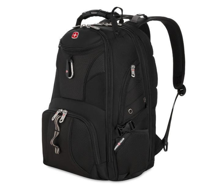 트럼프 막내아들 배런, NYU 등굣길 '10만원대 백팩' 화제