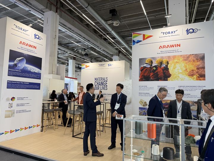 [서울=뉴시스] 독일 프랑크푸르트에서 열린 테크텍스틸 2026의 도레이첨단소재 부스. (사진=도레이첨단소재) 2026.04.22 photo@newsis.com *재판매 및 DB 금지 *재판매 및 DB 금지