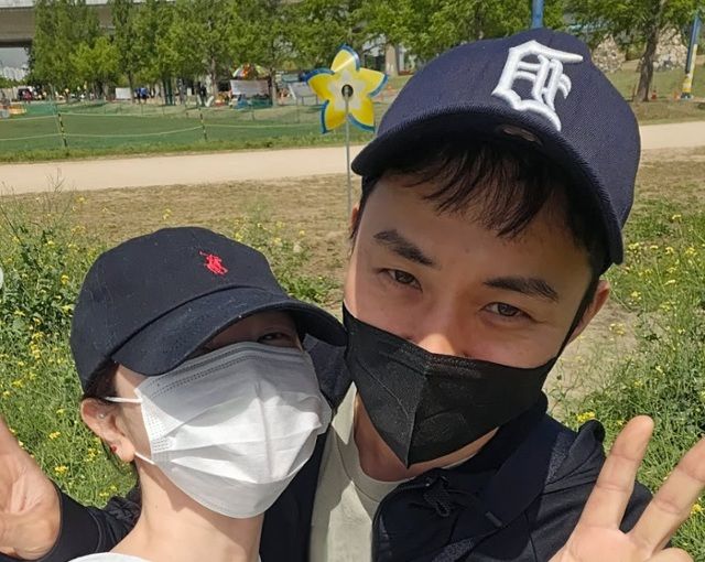 [서울=뉴시스] 배우 노형욱이 22일 사회관계망서비스(SNS)에 여자친구를 공개했다. (사진=노형욱 인스타그램) 2026.04.22. photo@newsis.com *재판매 및 DB 금지