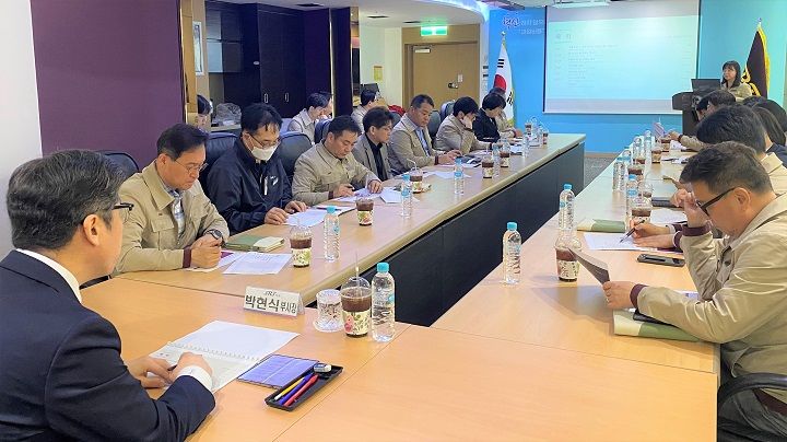 [서울=뉴시스] 에스알(SR)은 22일 서울 강남구 수서역에서 현장과 협력업체 관리감독자가 함께하는 ‘중대재해 예방대책’ 회의를 열고 있다. 2026.04.22. (사진=SR 제공) photo@newsis.com *재판매 및 DB 금지