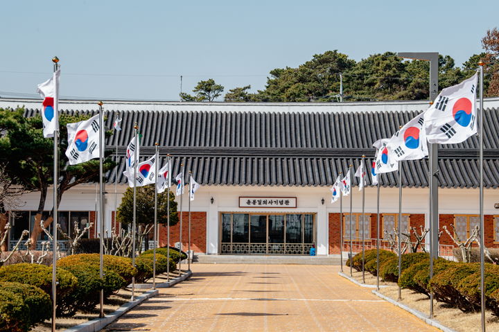 [예산=뉴시스] 윤봉길의사기념관 전경. (사진=예산군 제공) 2026.04.22. photo@newsis.com *재판매 및 DB 금지