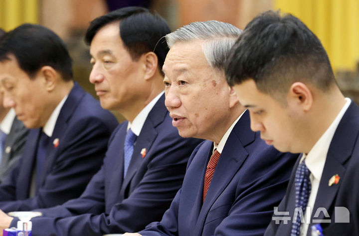 [하노이=뉴시스] 고범준 기자 = 또 럼 베트남 당 서기장 겸 국가주석이이 22일(현지 시간) 하노이 주석궁에서 열린 한-베트남 정상회담에서 발언하고 있다. 2026.04.22. bjko@newsis.com