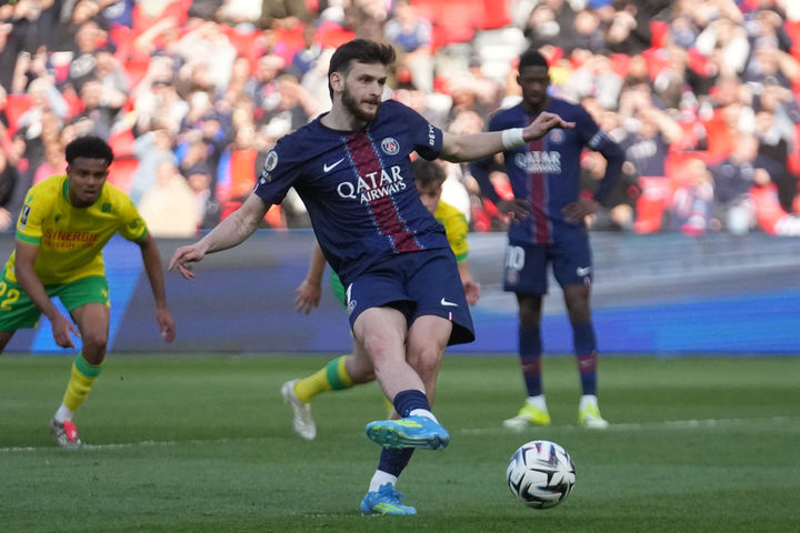 [파리=AP/뉴시스] 프랑스 프로축구 리그1 파리 생제르맹의 흐비차 크바라츠헬리아. 2026.04.22.