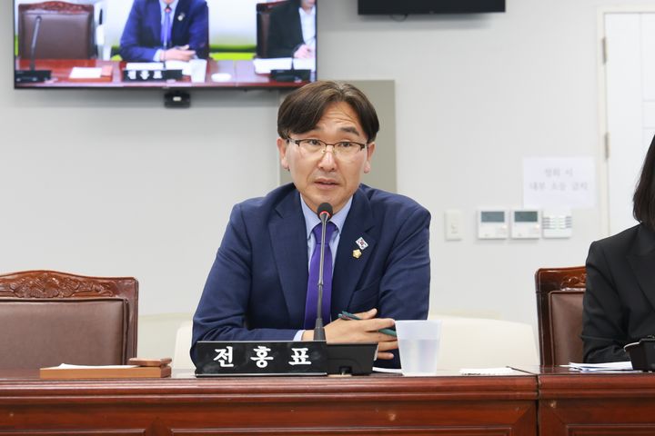 [창원=뉴시스] 전홍표 경남 창원시의원. (사진=뉴시스 DB). photo@newsis.com *재판매 및 DB 금지