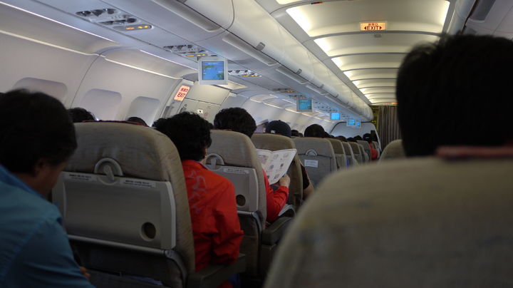 [서울=뉴시스] 이륙 전 스페인행 항공기 내부에서 과도한 신체 접촉을 한 50대 커플이 항공사로부터 영구 탑승 금지 처분을 받았다. (사진=유토이미지) *재판매 및 DB 금지