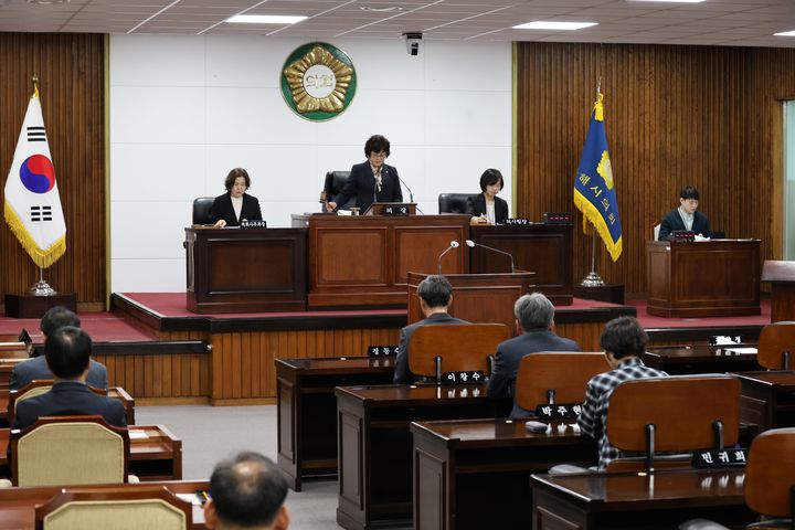 [동해=뉴시스] 강원 동해시의회 제360회 임시회 제2차 본회의 모습. (사진=동해시의회 제공 2026.04.23. photo@newsis.com *재판매 및 DB 금지