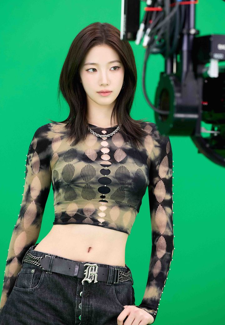 [서울=뉴시스] 르세라핌 카즈하. (사진 = 어메이즈(AMAZE) 제공) 2026.04.23 photo@newsis.com *재판매 및 DB 금지