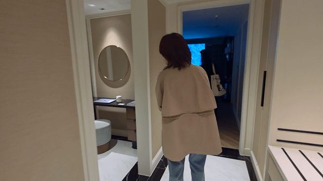 [사진=박현주 미술전문기자]부산 해운대 조선호텔에서 열린 미디어아트페어 ‘루프 플러스' 전시 전경. *재판매 및 DB 금지