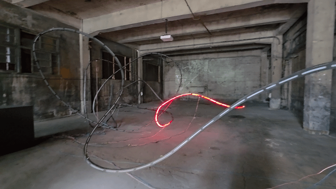 [부산=뉴시스] 박현주 미술전문기자 =  부산 동래구 동일고무밸트 동래공장에 선보인 장혜련의 '마이그레이션' 작품. *재판매 및 DB 금지 *재판매 및 DB 금지