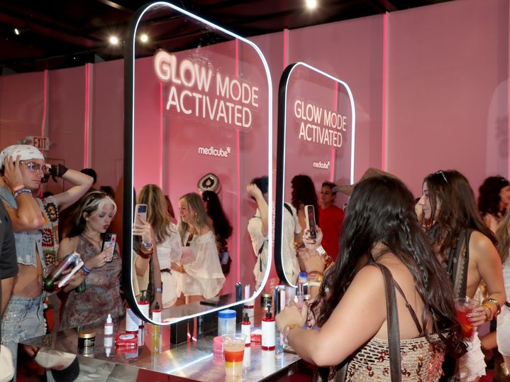 [서울=뉴시스] 코첼라 메디큐브 부스 현장. (사진=에이피알 제공) *재판매 및 DB 금지