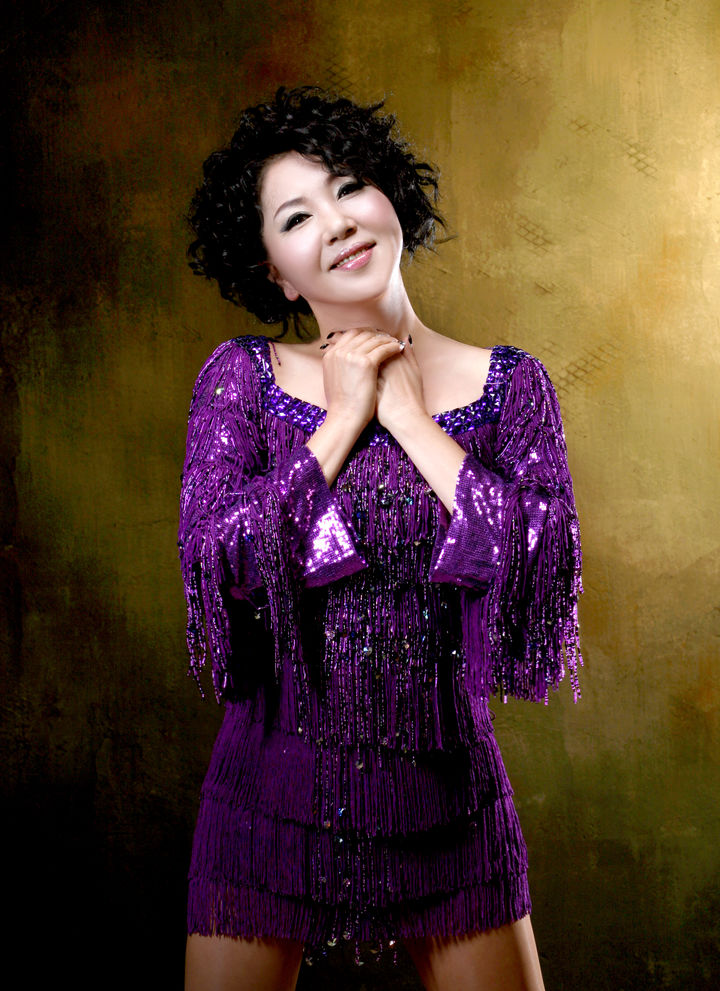 [서울=뉴시스] 이은하. (사진 = 밀키웍스 엔터테인먼트 제공) 2026.04.24 photo@newsis.com *재판매 및 DB 금지