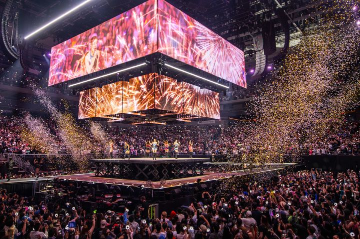 [서울=뉴시스] 트와이스, 월드투어 '디스 이즈 포(THIS IS FOR)' 미국 필라델피아 공연. (사진 = David Brendan Hall 제공) 2026.04.24 photo@newsis.com *재판매 및 DB 금지