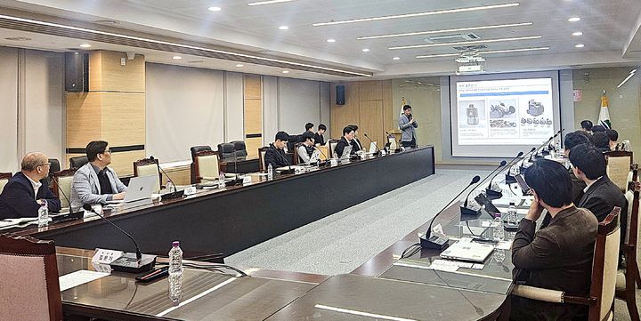 [원주=뉴시스] '인공지능(AI) 특화 시범도시' 공모 준비를 위한 참여기업 킥오프 회의가 진행되고 있다. (사진=원주시 제공) 2026.04.24. photo@newsis.com *재판매 및 DB 금지