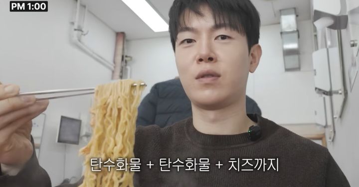 피부과 전문의 이승주 원장이 7일간의 피부 망치기 프로젝트를 진행했다. 사진 피친남 이승주 유튜브 영상 캡 *재판매 및 DB 금지