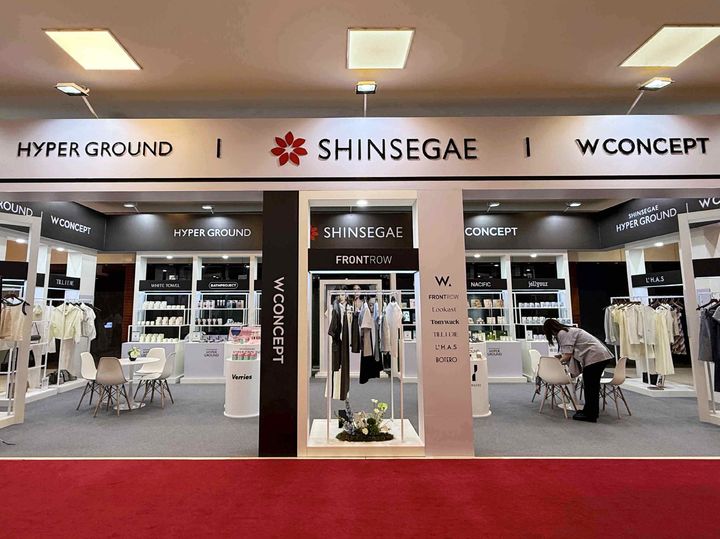 W컨셉이 베트남 하노이서 진행한 쇼케이스. (사진=W컨셉 제공) *재판매 및 DB 금지