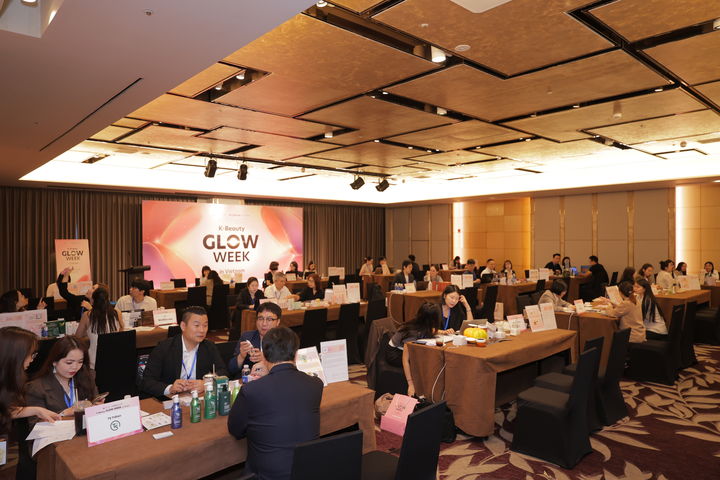 [서울=뉴시스]중소벤처기업진흥공단, 베트남 하노이에서 비즈니스 상담회 개최.(사진=중소벤처기업진흥공단 제공) 2026.04.24. photo@newsis.com *재판매 및 DB 금지