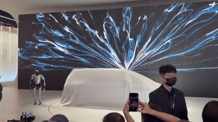 [베이징=뉴시스] 류인선 기자 = 지리그룹의 로보택시 프로토타입 에바 캡이 24일 오전 중국 베이징 국제전람중심 순의관에서 열린 오토 차이나 2026에서 베일을 벗고 있다. 2026.4.24. photo@newsis.com *재판매 및 DB 금지