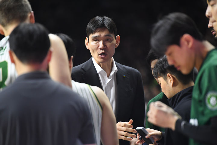 [서울=뉴시스] 프로농구 원주 DB를 떠나게 된 김주성 감독. (사진=KBL 제공) *재판매 및 DB 금지
