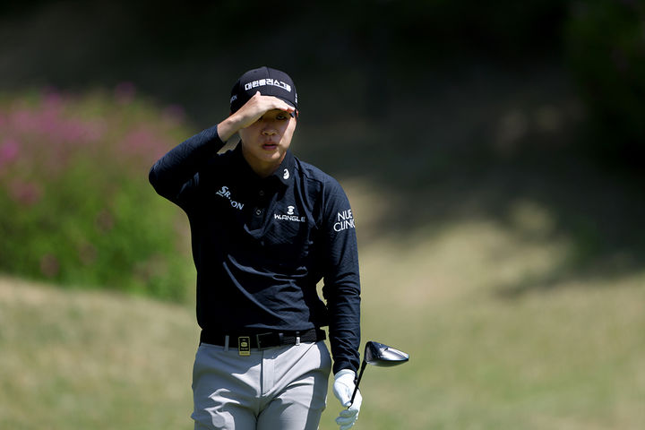 [서울=뉴시스] 최찬, 한국프로골프(KPGA) 투어 우리금융 챔피언십 둘째 날 단독 선두 도약. (사진=KPGA 제공) *재판매 및 DB 금지