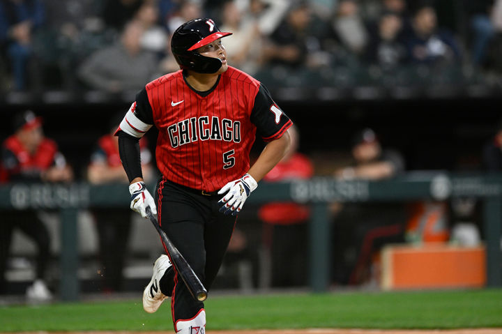 [시카고=AP/뉴시스]일본인 타자 무라카미 무네타카(시카고 화이트삭스)가 25일(한국시간) 미국 일리노이주 시카고의 레이트 필드에서 열린 2026 MLB 정규시즌 워싱턴 내셔널스와 경기에서 3번타자 겸 1루수로 선발 출전해 3타수 1안타(1홈런) 1타점을 기록했다. 시즌 11호 홈런으로 전체에서 공동 1위에 올랐다.