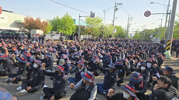 [진주=뉴시스]화물연대, CU 진주물류센터 집회.(사진=뉴시스 DB).photo@newsis.com *재판매 및 DB 금지